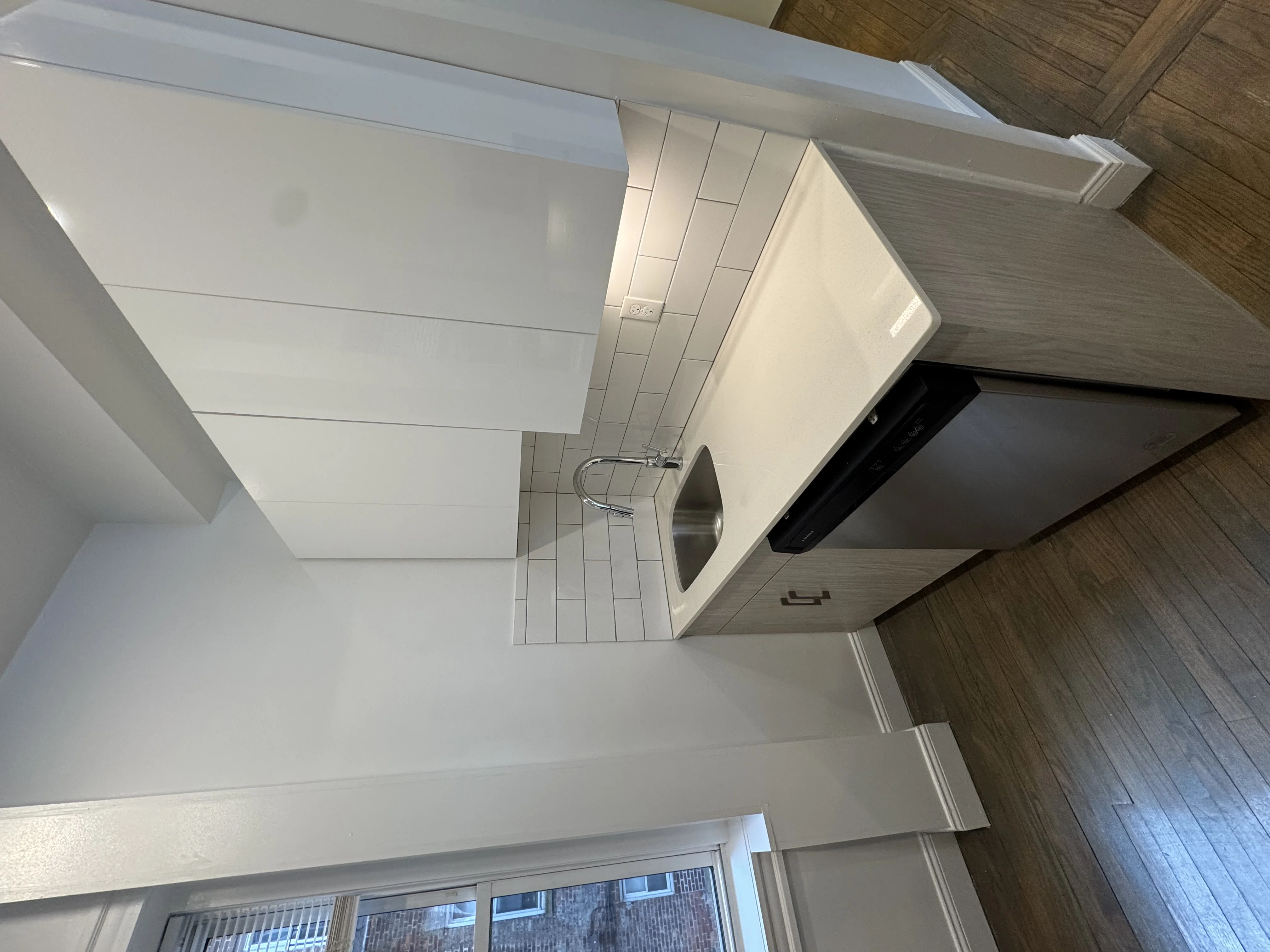 1 bed, 1 bath apartment for rent at 19 Queensberry St Unit 4, Fenway — photo 3 of 12