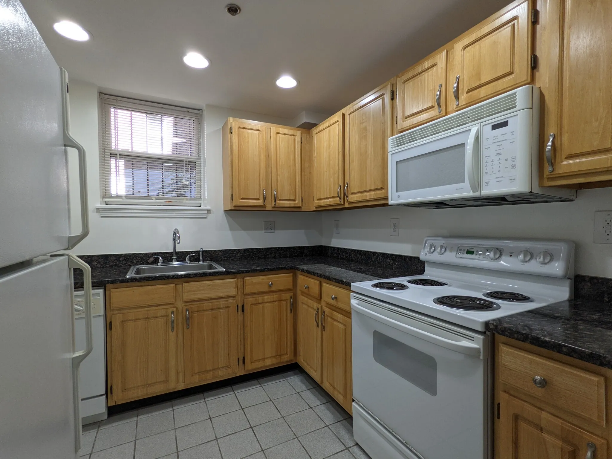 1 bed, 1 bath apartment for rent at 19 Queensberry St Unit B, Fenway