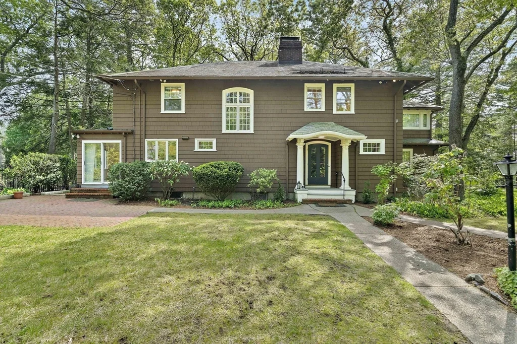 5 bed, 3 bath apartment for rent at 19 Ridge Rd, Newton — photo 31 of 32