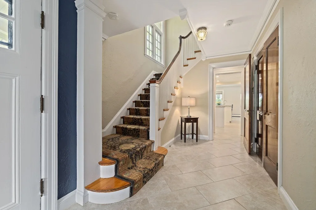 5 bed, 3 bath apartment for rent at 19 Ridge Rd, Newton — photo 13 of 32
