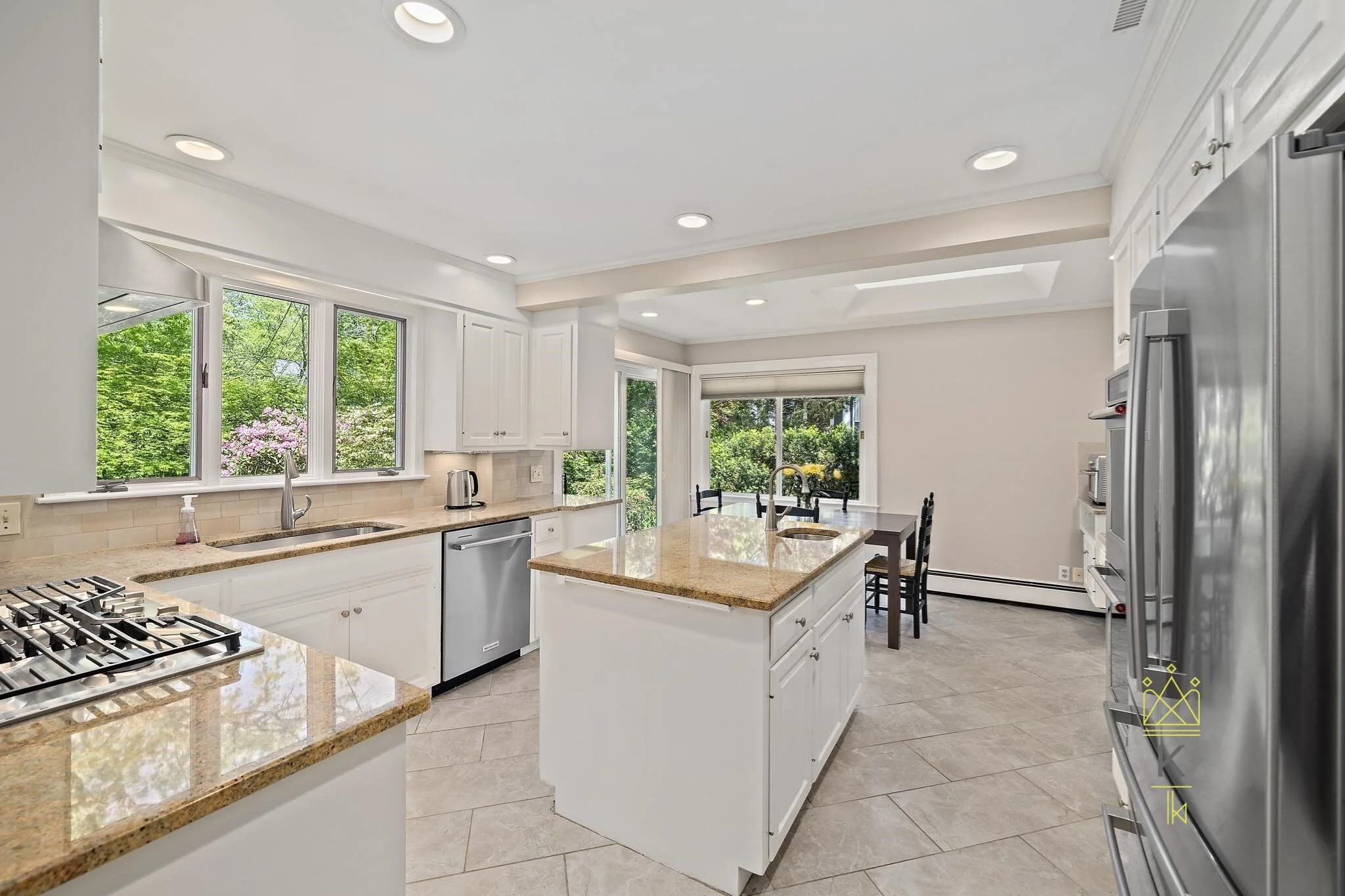 5 bed, 3.5 bath apartment for rent at 19 Ridge Rd Unit 1, Waban — photo 5 of 32