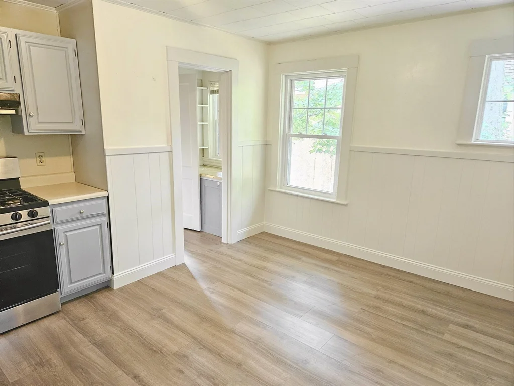 3 bed, 1 bath apartment for rent at 19 Rowe St Unit 2, Auburndale — photo 17 of 21