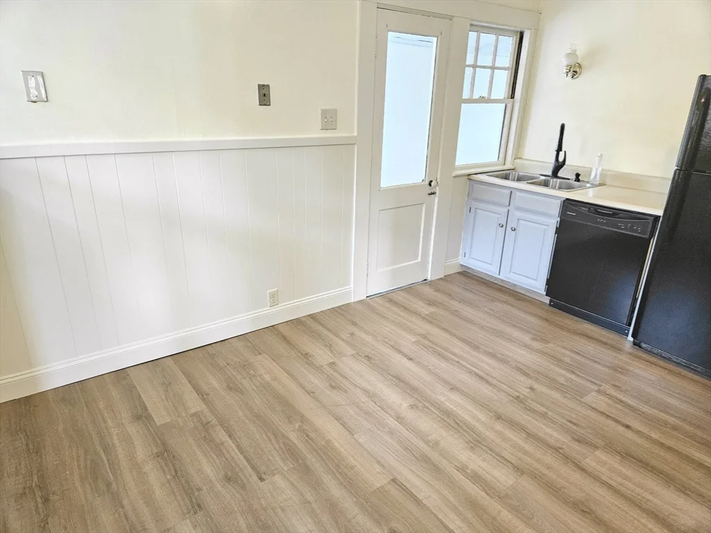 3 bed, 1 bath apartment for rent at 19 Rowe St Unit 2, Auburndale — photo 20 of 21