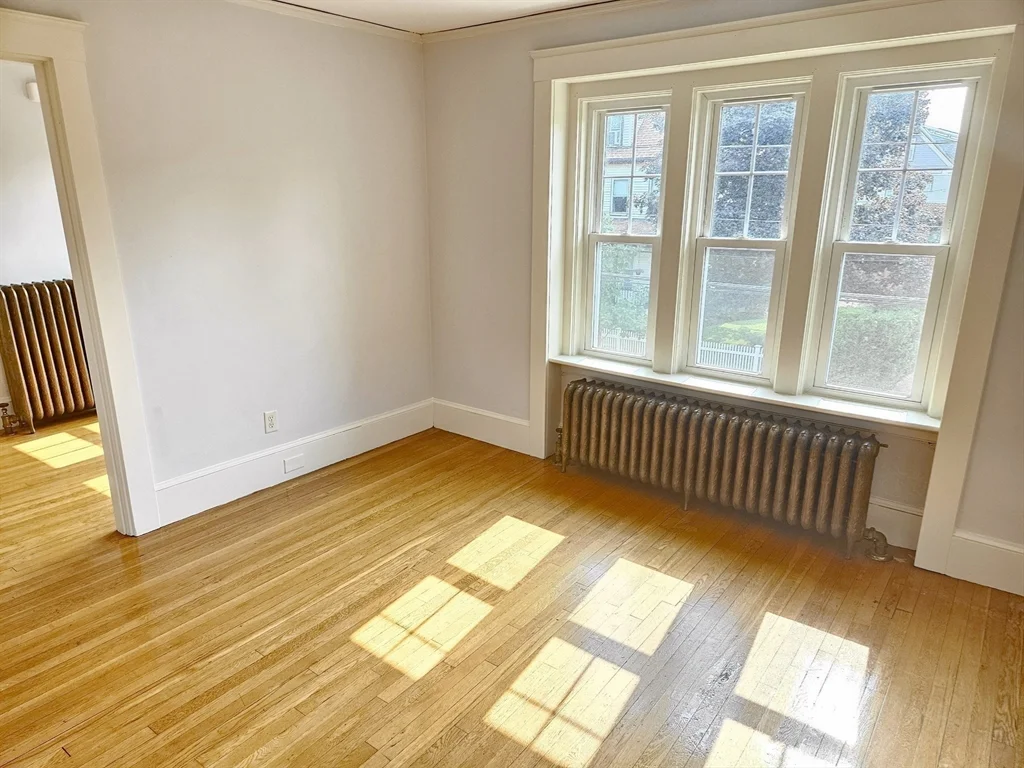 3 bed, 1 bath apartment for rent at 19 Rowe St Unit 2, Auburndale — photo 3 of 21