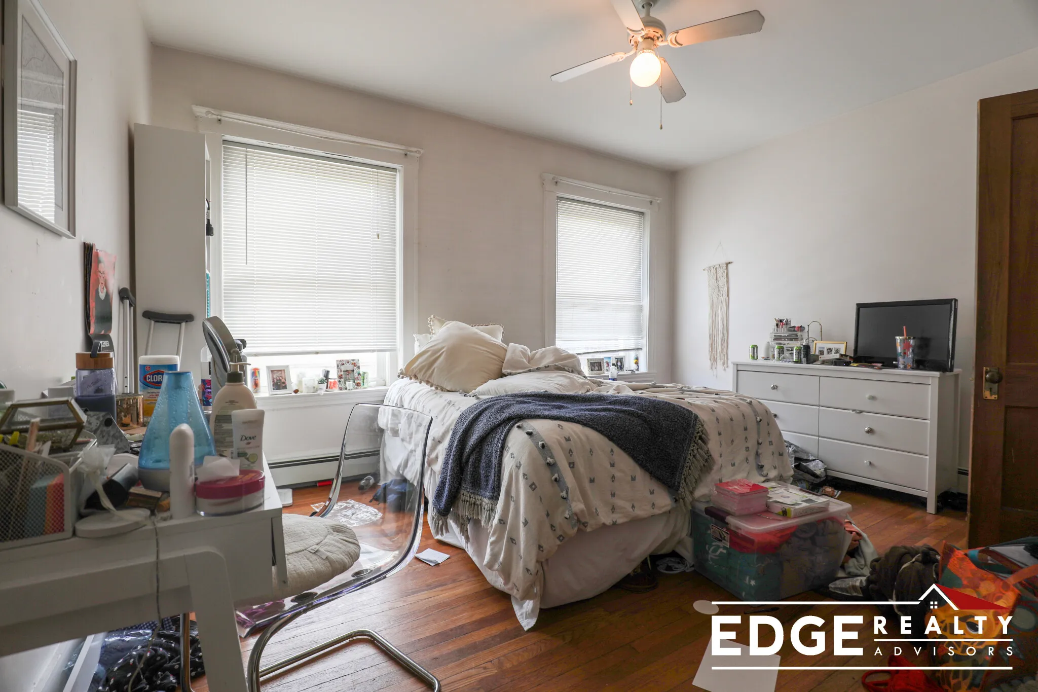 4 bed, 1 bath apartment for rent at 19 Saint Lukes Rd Unit 2, Brighton — photo 4 of 7