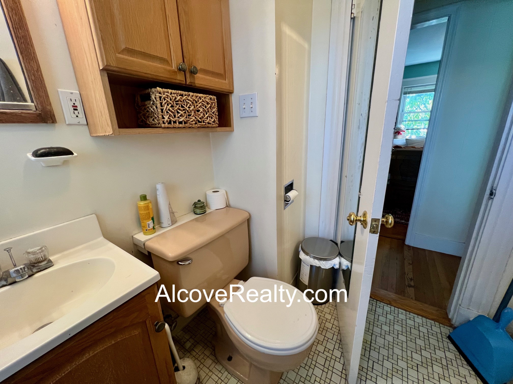 3 bed, 1 bath apartment for rent at 19 Sartwell Ave Unit 3, Spring Hill — photo 20 of 25