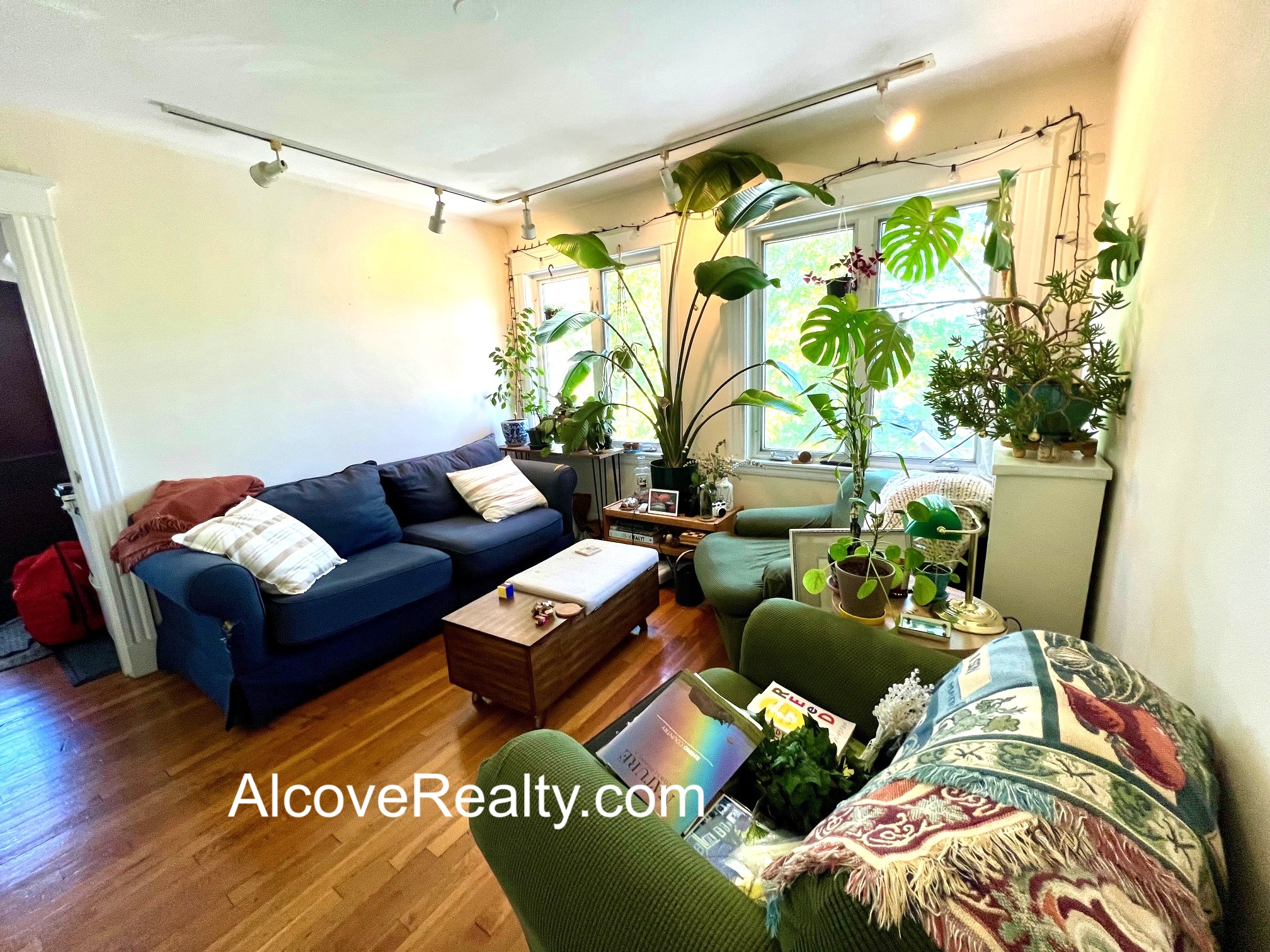 3 bed, 1 bath apartment for rent at 19 Sartwell Ave Unit 3, Spring Hill — photo 1 of 25