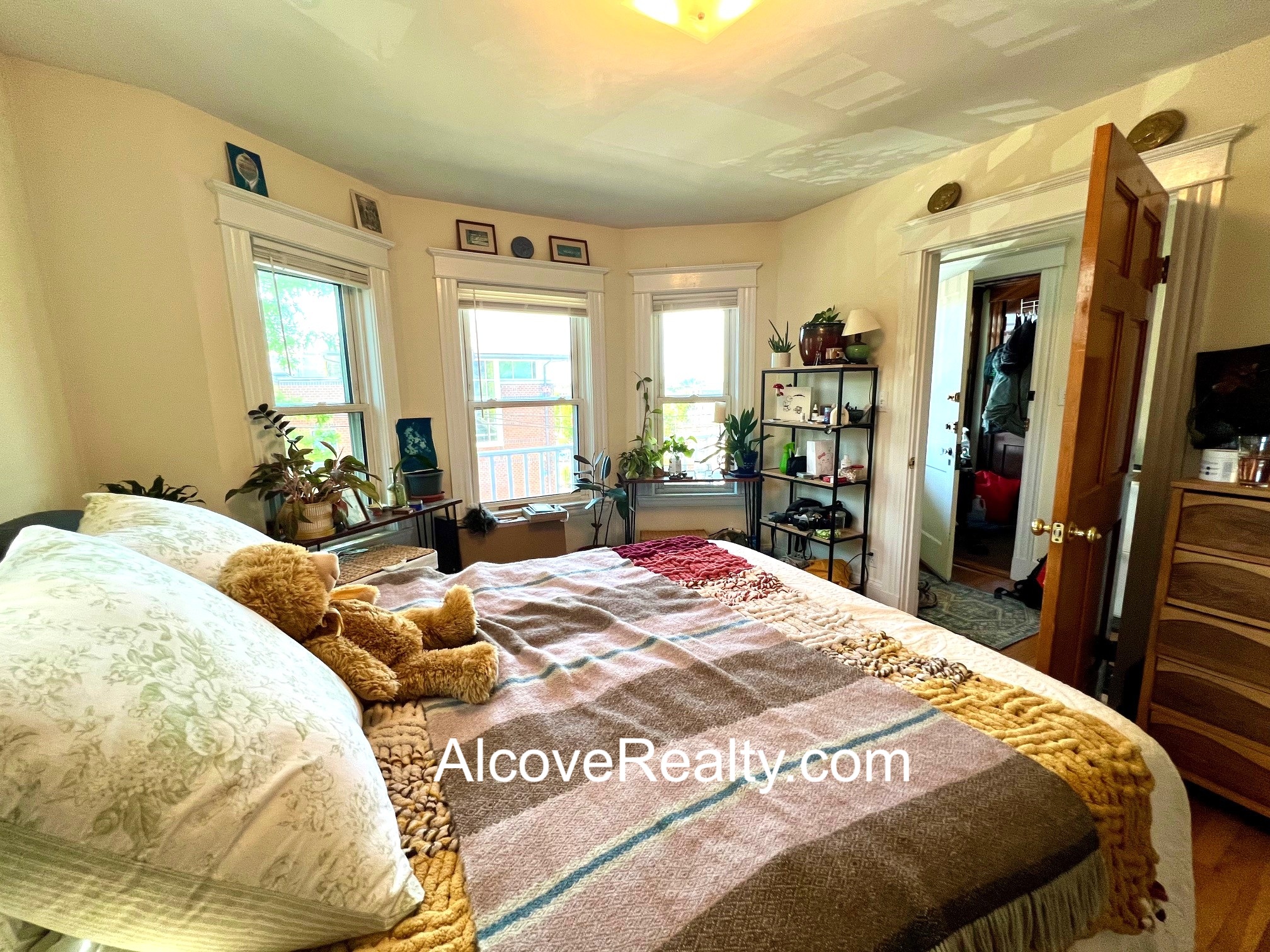 3 bed, 1 bath apartment for rent at 19 Sartwell Ave Unit 3, Spring Hill — photo 9 of 25