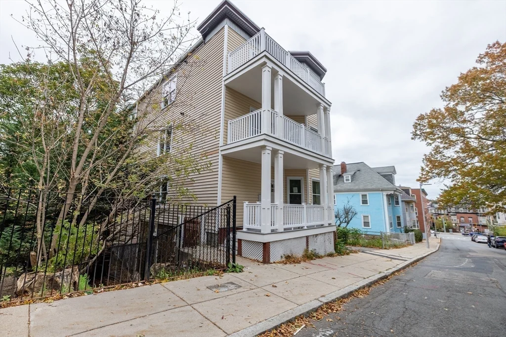4 bed, 2 bath apartment for rent at 19 Sawyer Unit 1, Dorchester — photo 22 of 23