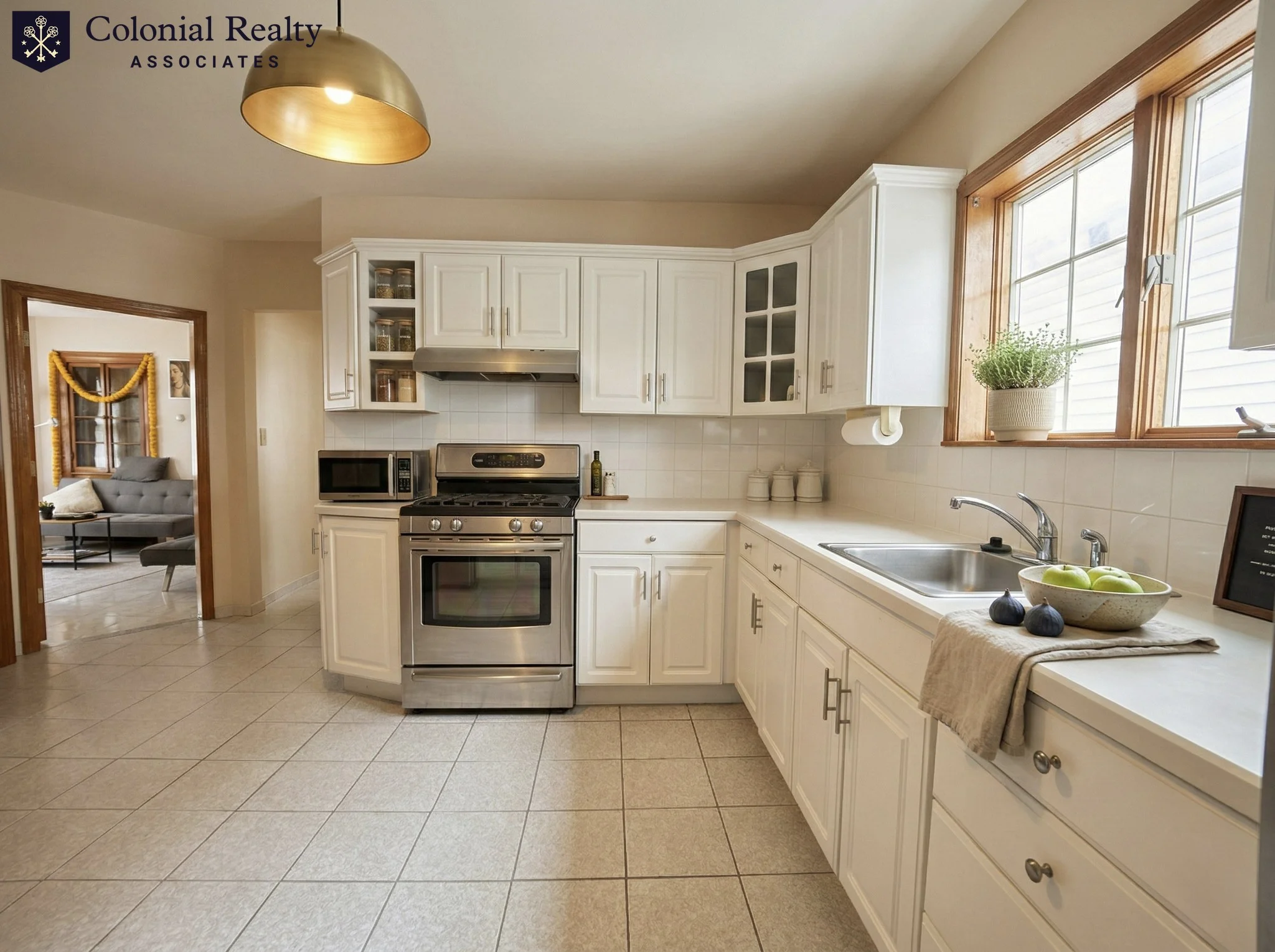 3.5 bed, 1 bath apartment for rent at 19 Shannon St Unit 2, Brighton — photo 5 of 8