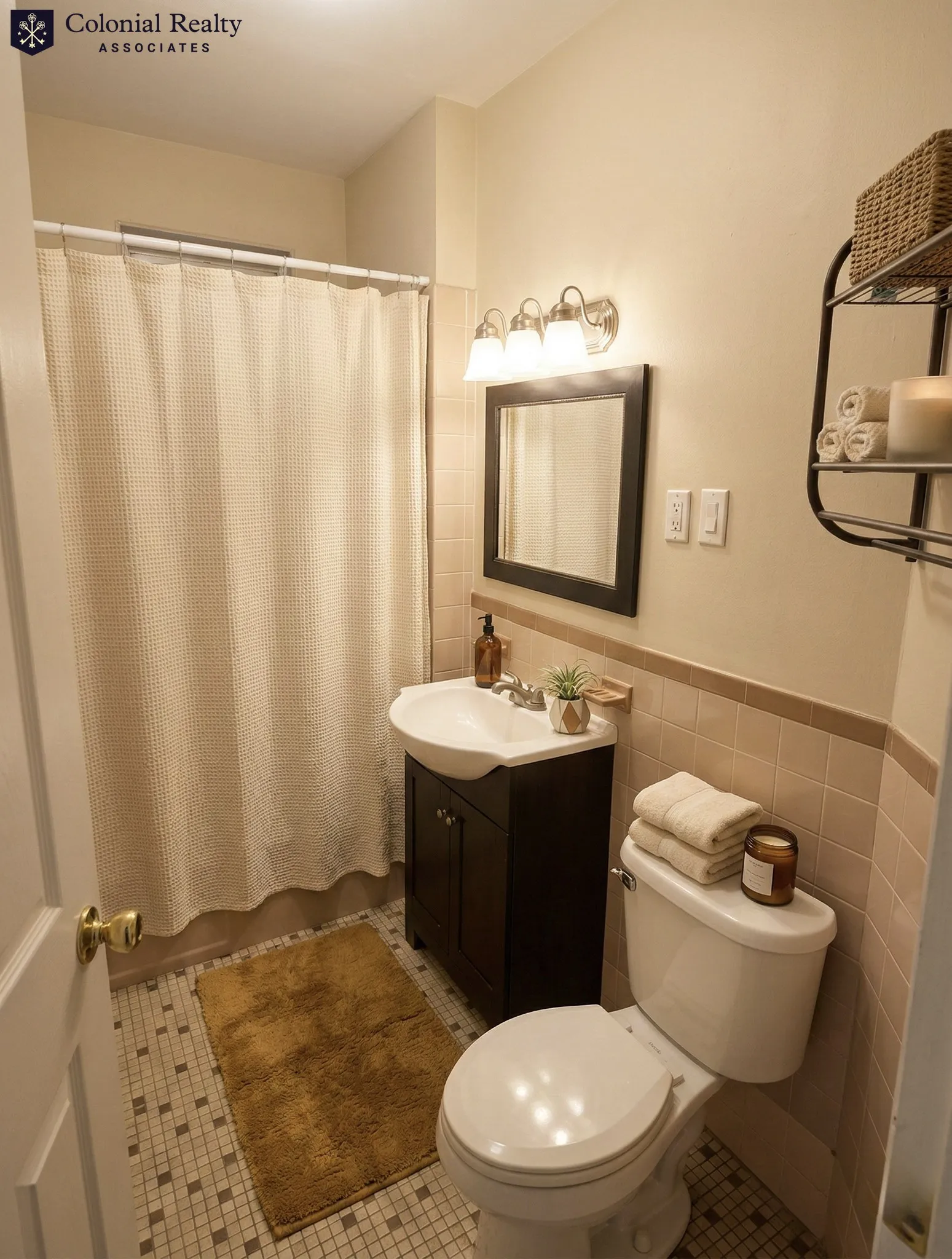 3.5 bed, 1 bath apartment for rent at 19 Shannon St Unit 3, Brighton — photo 5 of 5