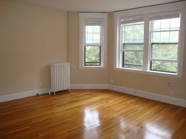 2 bed, 1 bath apartment for rent at 19 Short Unit 4, Coolidge Corner — photo 2 of 5