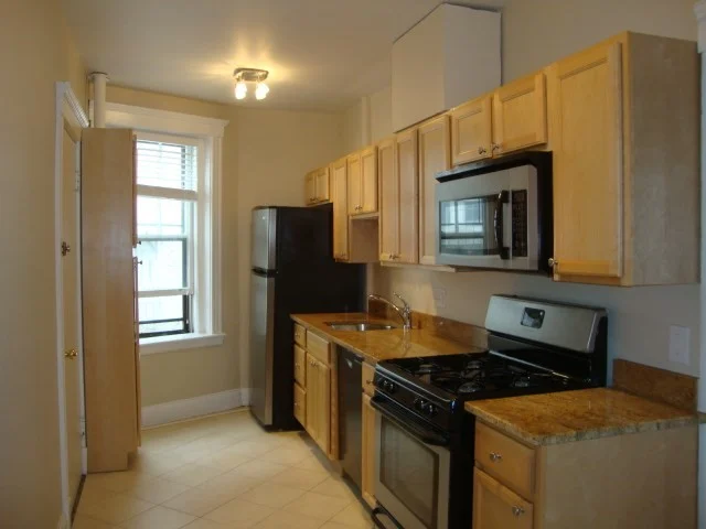 2 bed, 1 bath apartment for rent at 19 Short Unit 4, Coolidge Corner — photo 4 of 5