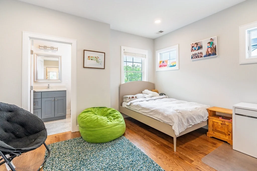 5 bed, 4+ bath apartment for rent at 19 Shute Path Unit 0, Newton Center — photo 13 of 26