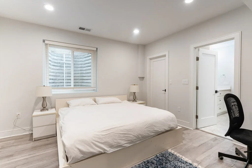 5 bed, 4+ bath apartment for rent at 19 Shute Path Unit 0, Newton Center — photo 12 of 26