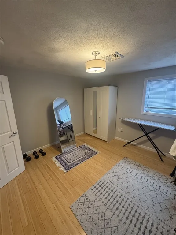 2 bed, 1 bath apartment for rent at 19 Skyline Dr Unit 19, Malden — photo 10 of 18