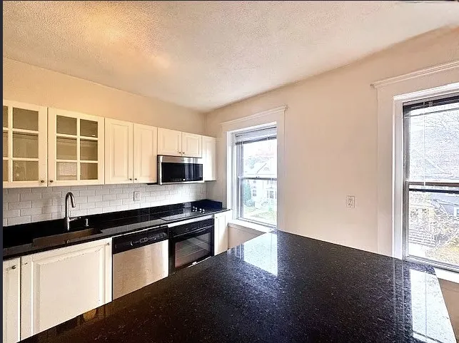 2 bed, 1 bath apartment for rent at 19 South St Unit 11D, Brighton — photo 3 of 8