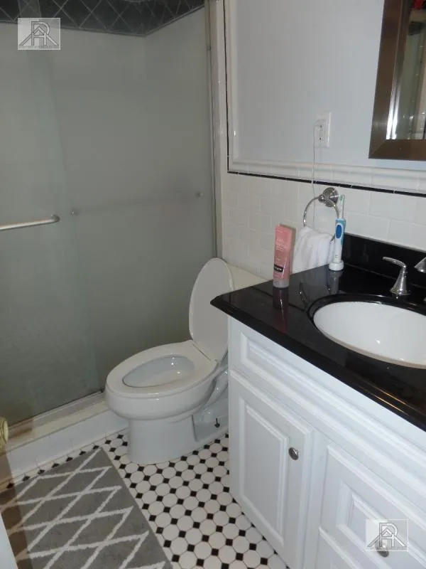4 bed, 2 bath apartment for rent at 19 South St Unit B1, Brighton — photo 17 of 21