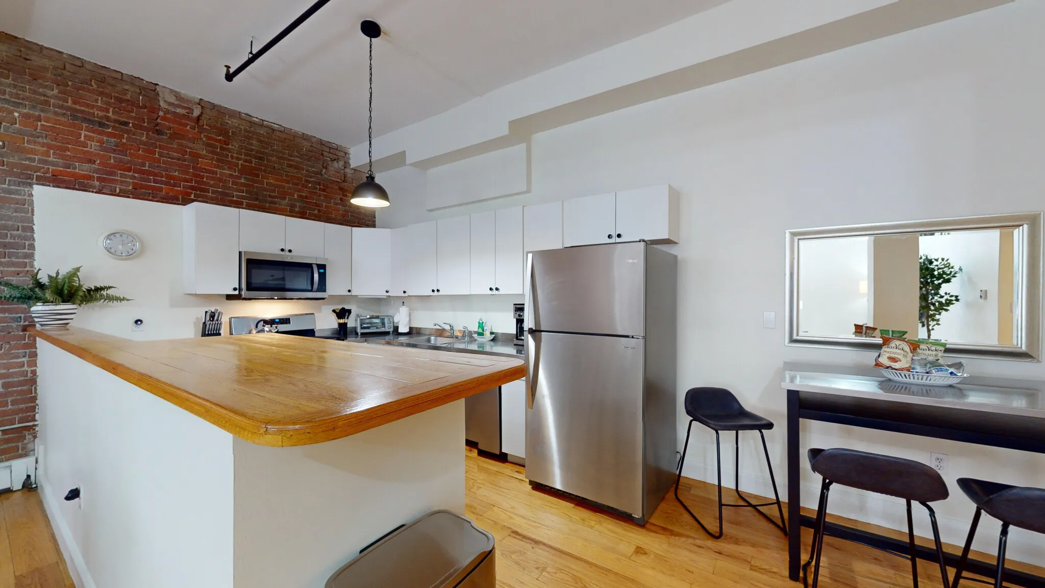 2 bed, 2 bath apartment for rent at 19 Stanhope St Unit 1, Back Bay — photo 11 of 33
