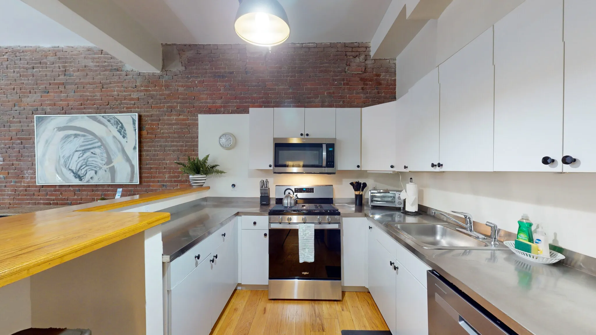 2 bed, 2 bath apartment for rent at 19 Stanhope St Unit 1, Back Bay — photo 4 of 33