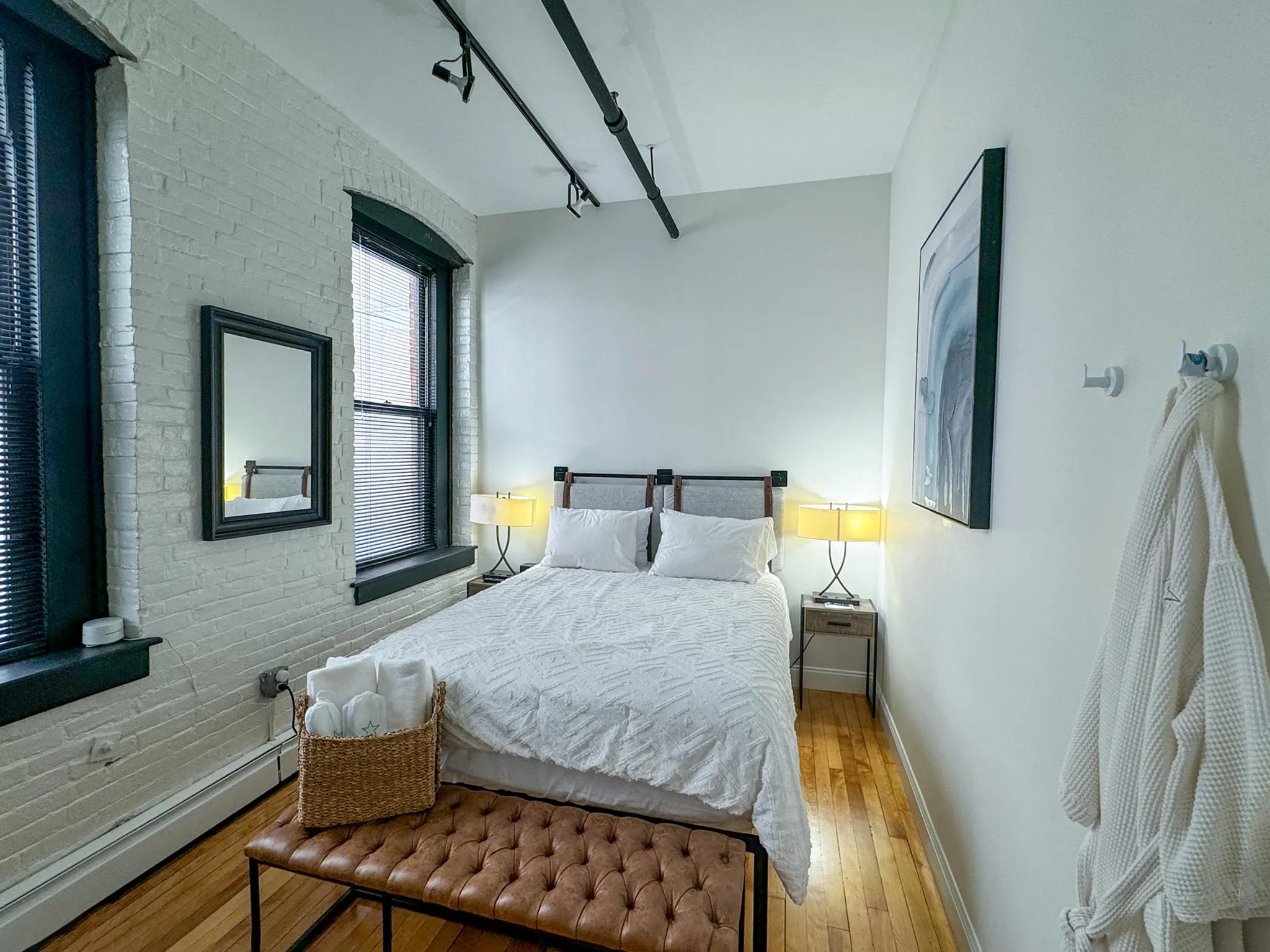 2 bed, 1.5 bath apartment for rent at 19 Stanhope St Unit 2A, Back Bay — photo 4 of 14