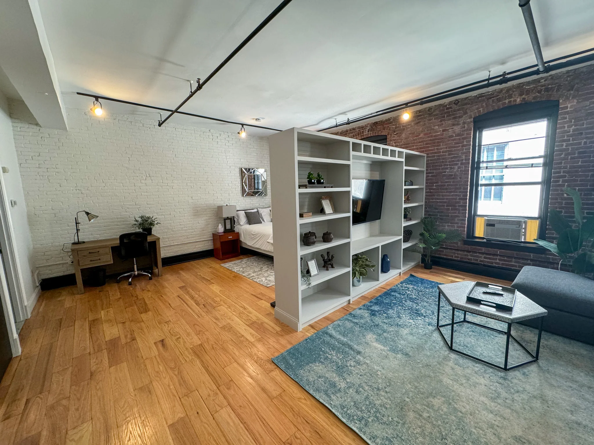Studio bed, 1 bath apartment for rent at 19 Stanhope St Unit 2C, Back Bay — photo 5 of 6