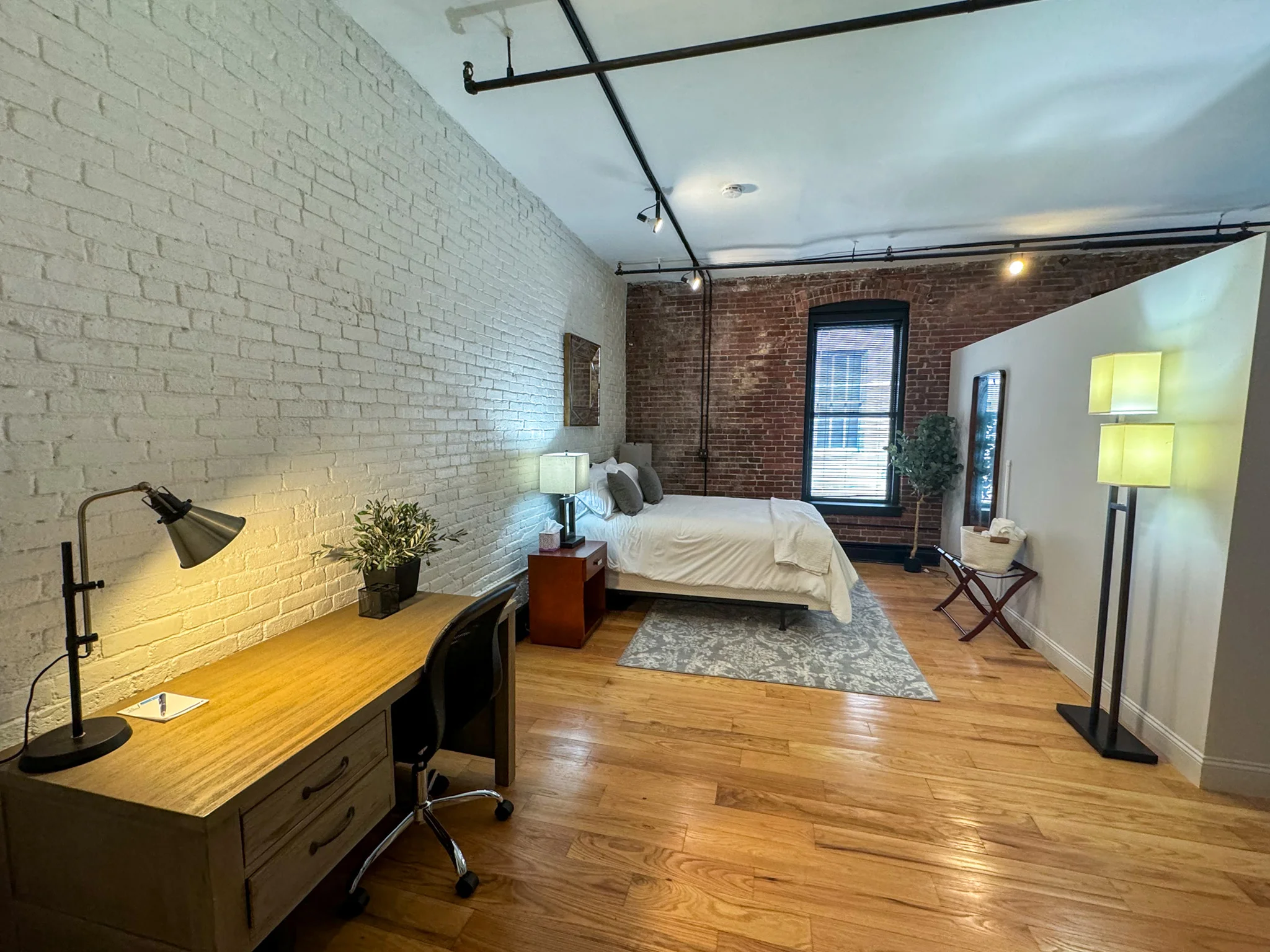 Studio bed, 1 bath apartment for rent at 19 Stanhope St Unit 2C, Back Bay — photo 4 of 6