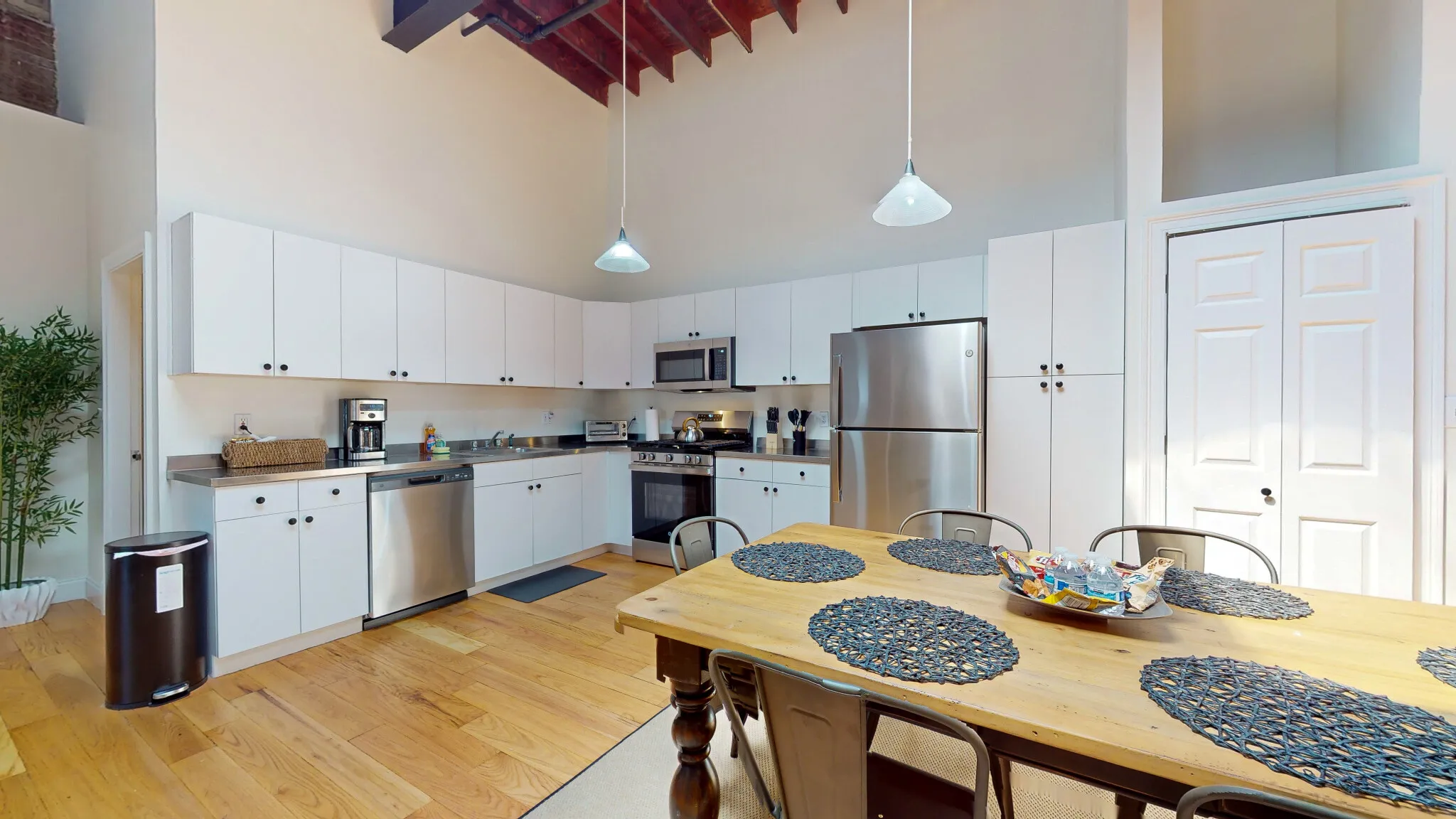 2 bed, 1 bath apartment for rent at 19 Stanhope St Unit 3B, Back Bay — photo 7 of 28