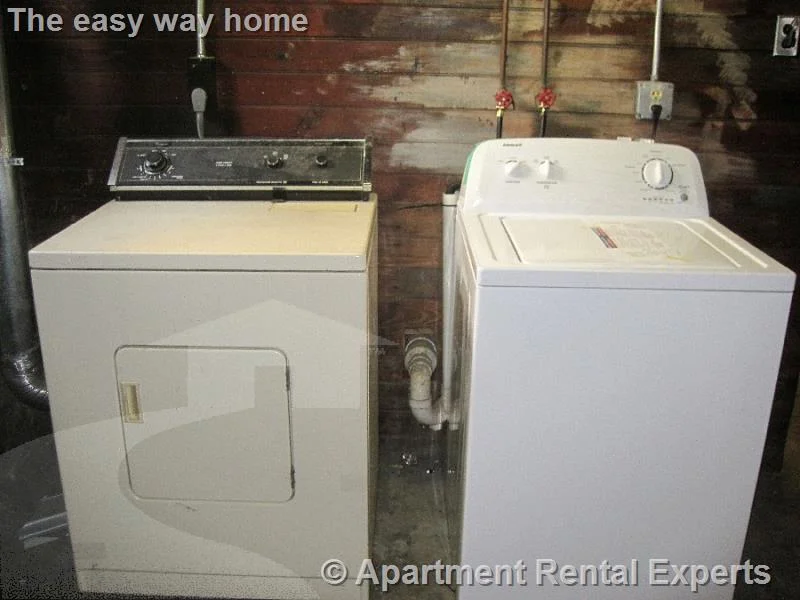 3 bed, 1 bath apartment for rent at 19 Stanley Ave, Tufts — photo 16 of 16