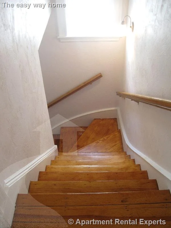 3 bed, 1 bath apartment for rent at 19 Stanley Ave, Tufts — photo 6 of 16