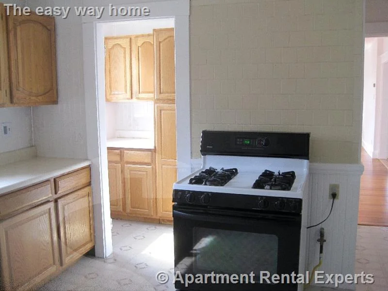 3 bed, 1 bath apartment for rent at 19 Stanley Ave, Tufts — photo 12 of 16
