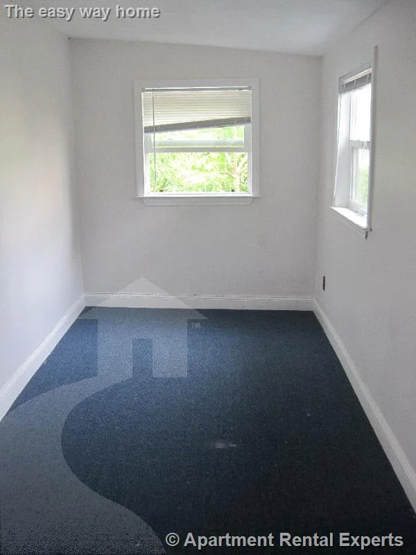 3 bed, 1 bath apartment for rent at 19 Stanley Ave, Tufts — photo 13 of 16