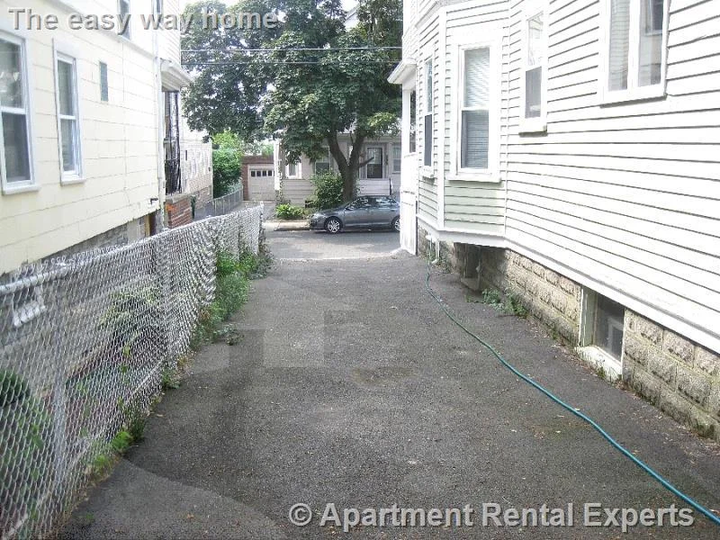 3 bed, 1 bath apartment for rent at 19 Stanley Ave, Tufts — photo 15 of 16