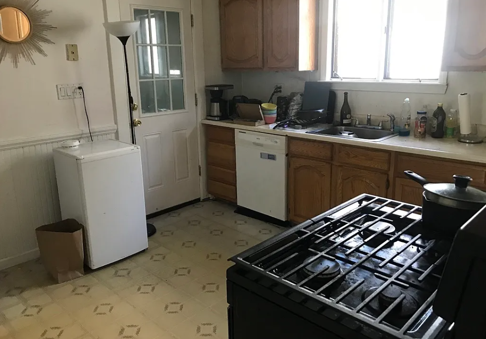 3 bed, 1 bath apartment for rent at 19 Stanley Ave Unit 2, South Medford — photo 5 of 13
