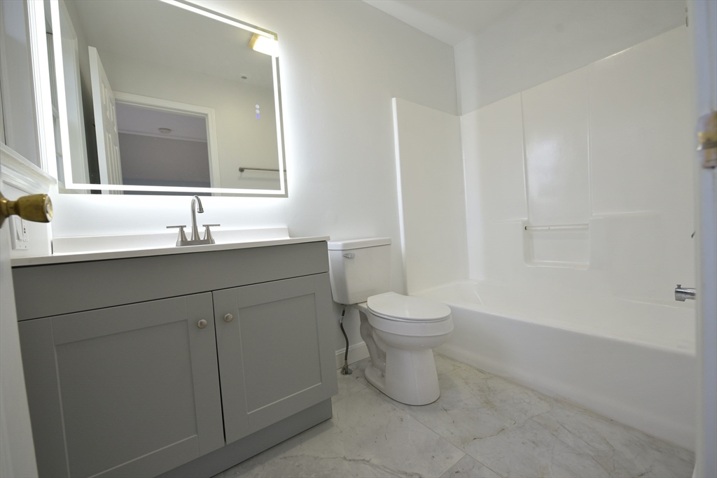 3 bed, 2 bath apartment for rent at 19 Stillman Circle Unit N/A, Natick — photo 5 of 16