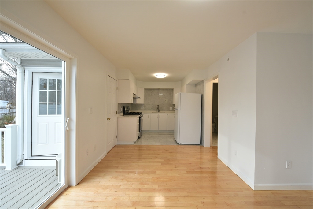 3 bed, 2 bath apartment for rent at 19 Stillman Circle Unit N/A, Natick — photo 2 of 16