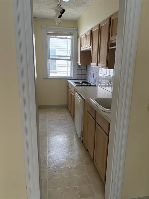 2 bed, 1 bath apartment for rent at 19 Sturgis Unit 2, Woburn — photo 9 of 12