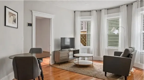 4 bed, 1 bath apartment for rent at 19 Sudan St Unit 1, Dorchester — photo 5 of 17