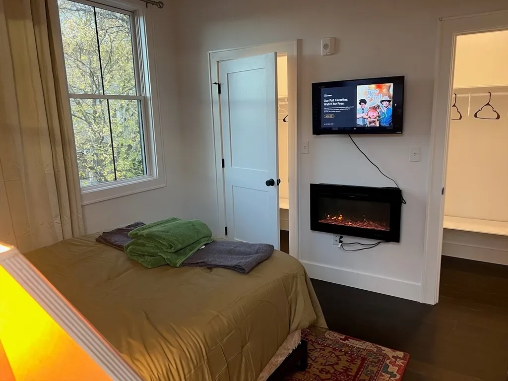 2 bed, 2 bath apartment for rent at 19 Suffolk St Unit 3, Chelsea — photo 5 of 9