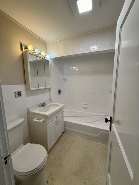 2 bed, 1 bath apartment for rent at 19 Summer Unit 2, Wakefield — photo 18 of 21