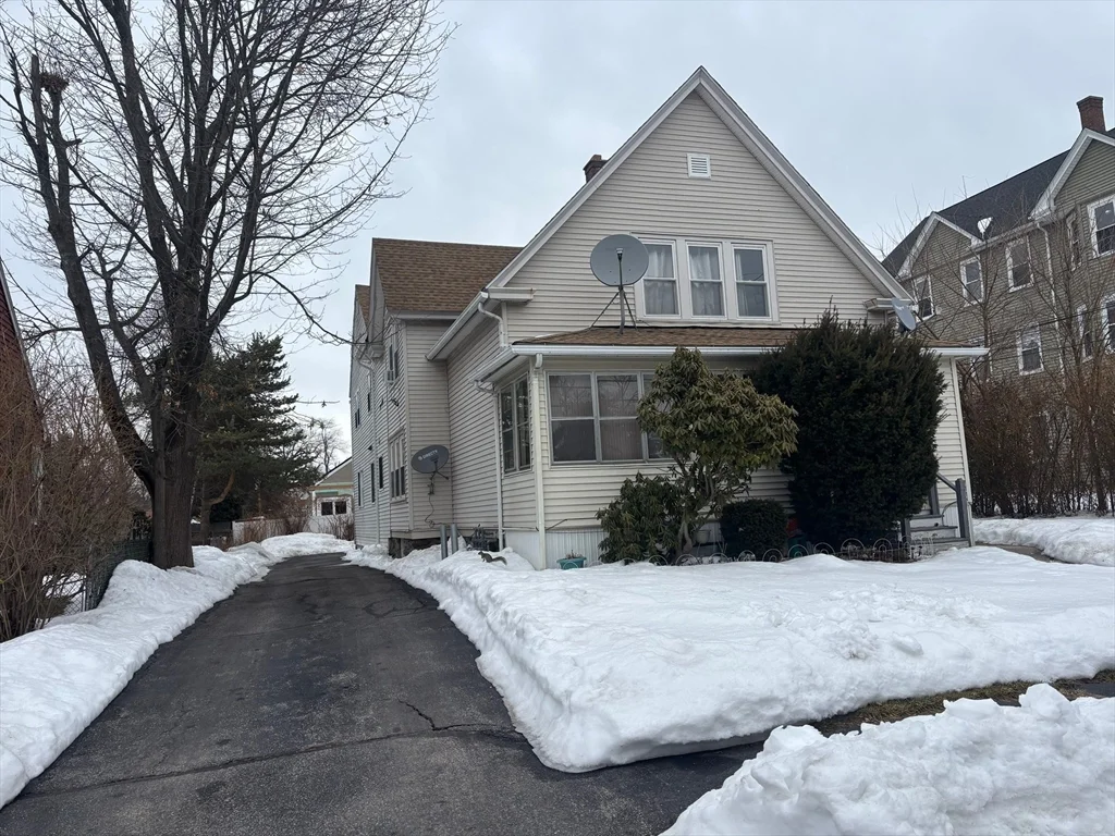 1 bed, 1 bath apartment for rent at 19 Summerhill Ave Unit D, Worcester — photo 2 of 12