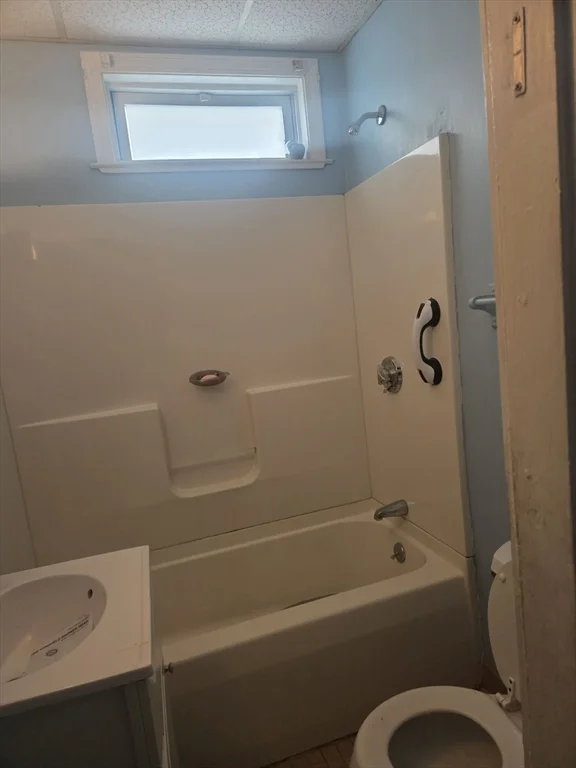 1 bed, 1 bath apartment for rent at 19 Summit Ave Unit 2, Everett — photo 4 of 6