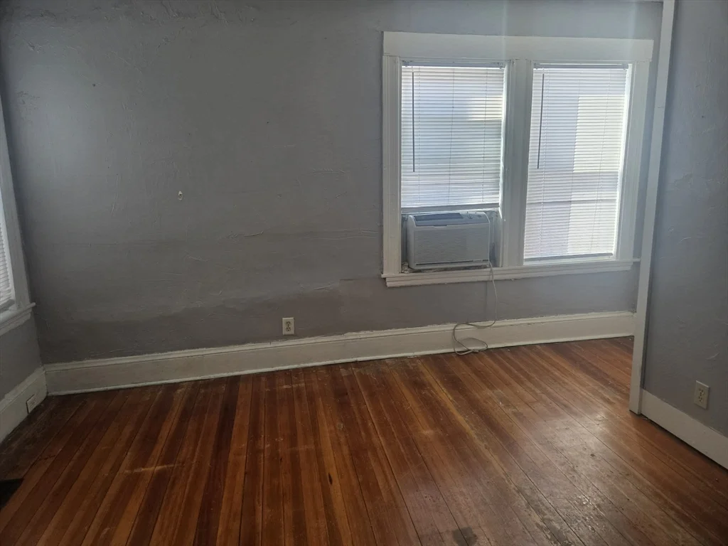 1 bed, 1 bath apartment for rent at 19 Summit Ave Unit 2, Everett — photo 3 of 6