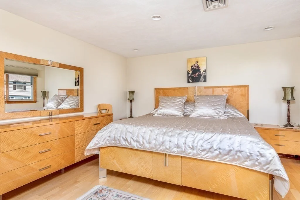 3 bed, 1 bath apartment for rent at 19 Swan Ave Unit B, East Boston — photo 6 of 17