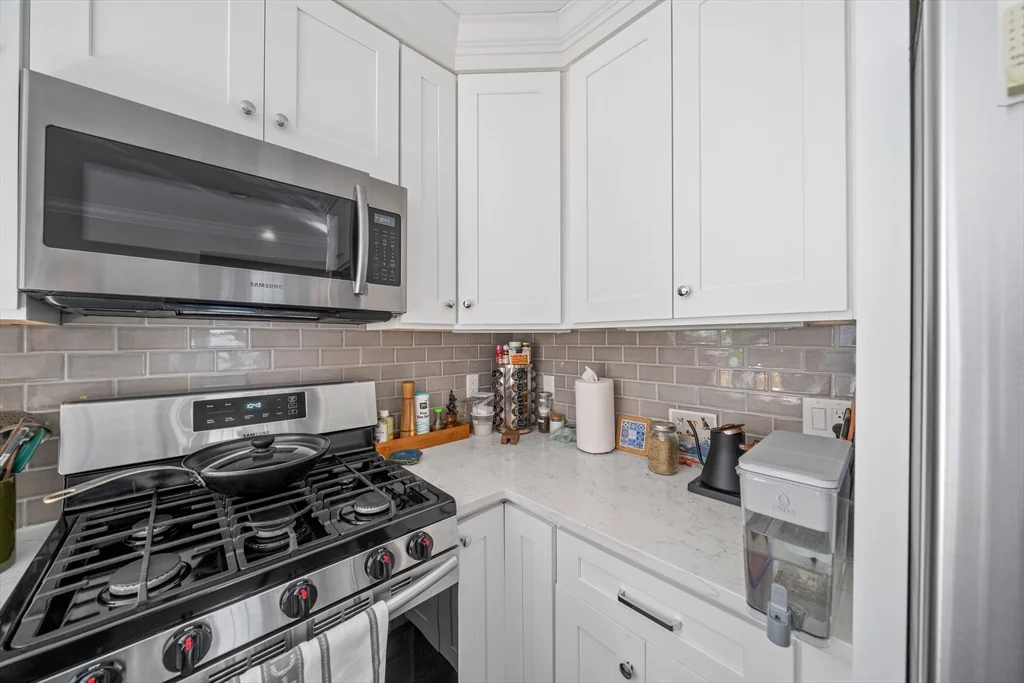3 bed, 2 bath apartment for rent at 19 Taft St Unit 19, Quincy — photo 9 of 23