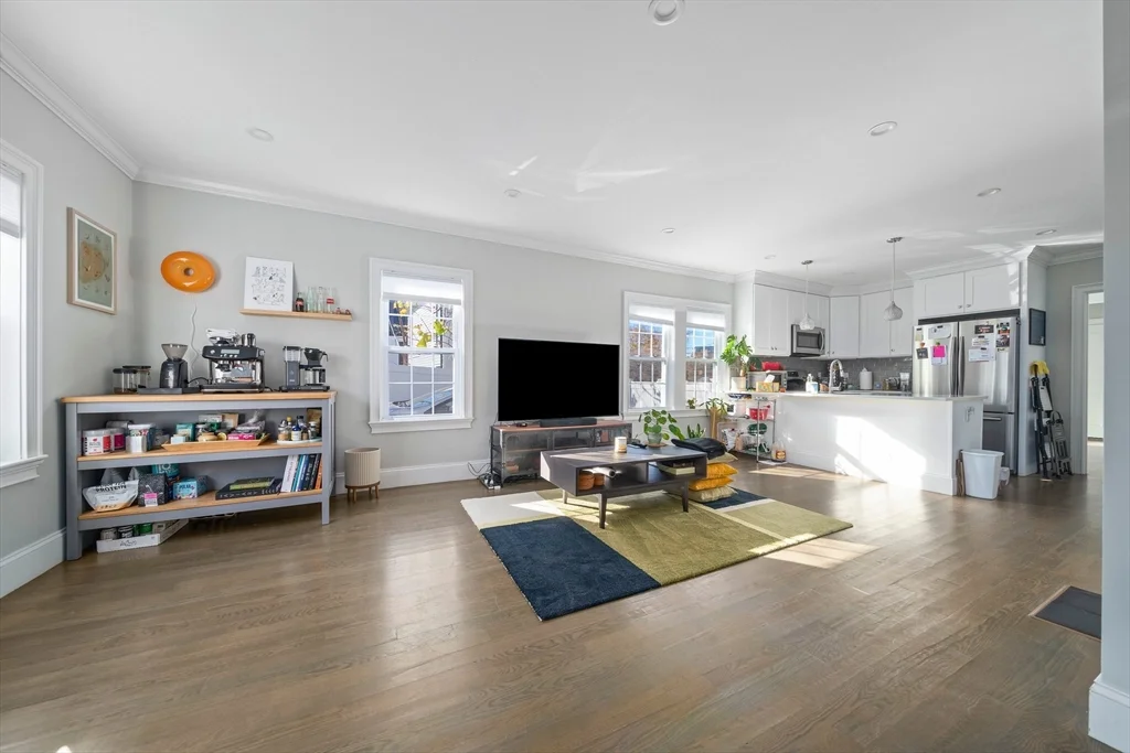 3 bed, 2 bath apartment for rent at 19 Taft St Unit 19, Quincy — photo 3 of 23