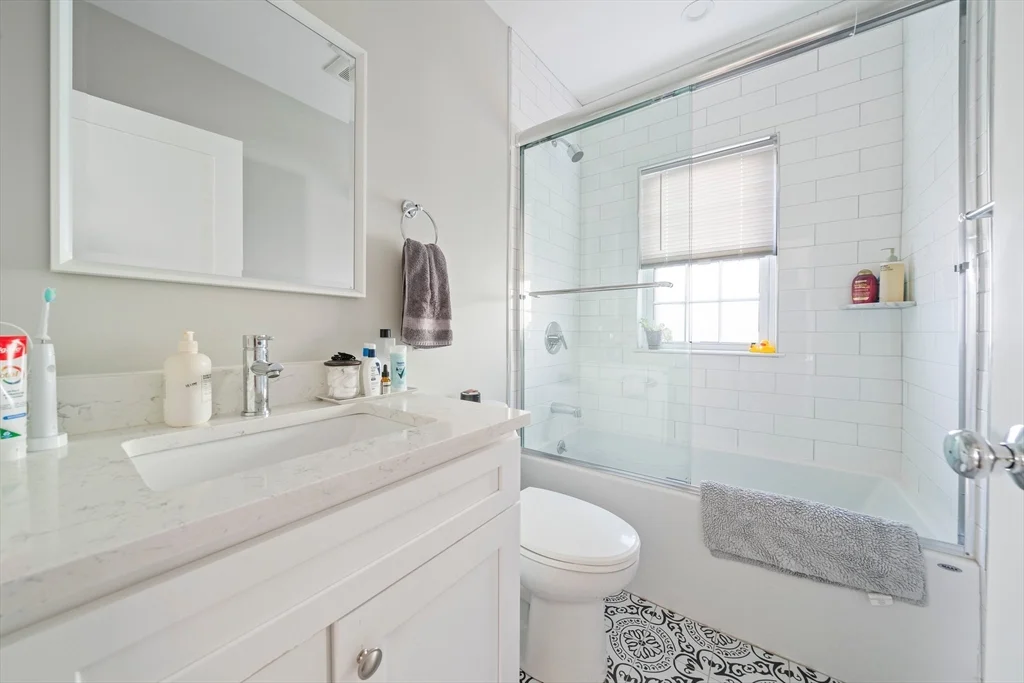3 bed, 2 bath apartment for rent at 19 Taft St Unit 19, Quincy — photo 17 of 23