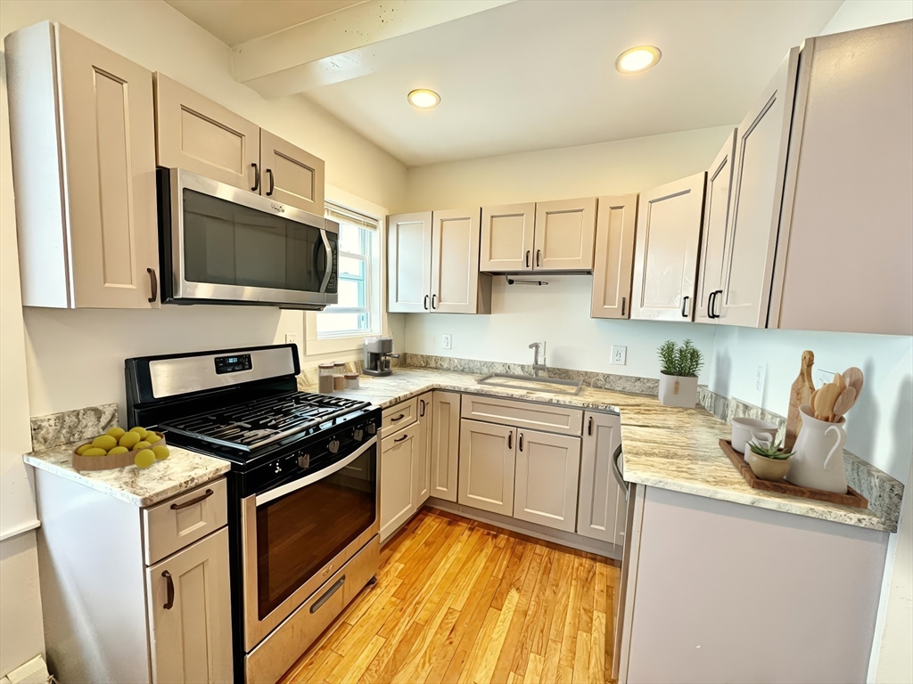 2 bed, 1 bath apartment for rent at 19 Thornton St Unit 2L, Revere — photo 3 of 7