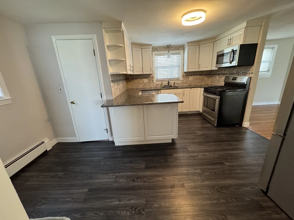 3 bed, 1 bath apartment for rent at 19 Thurlow St, Boston — photo 3 of 26