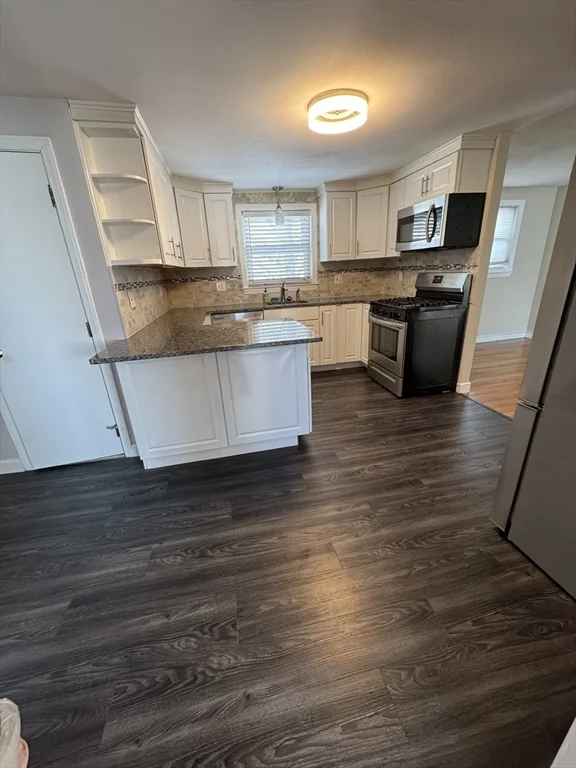 3 bed, 1 bath apartment for rent at 19 Thurlow St, Boston — photo 5 of 26